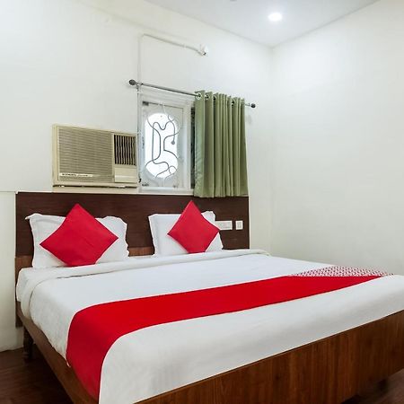 Oyo 76129 Rk Inn Guntur Exterior photo