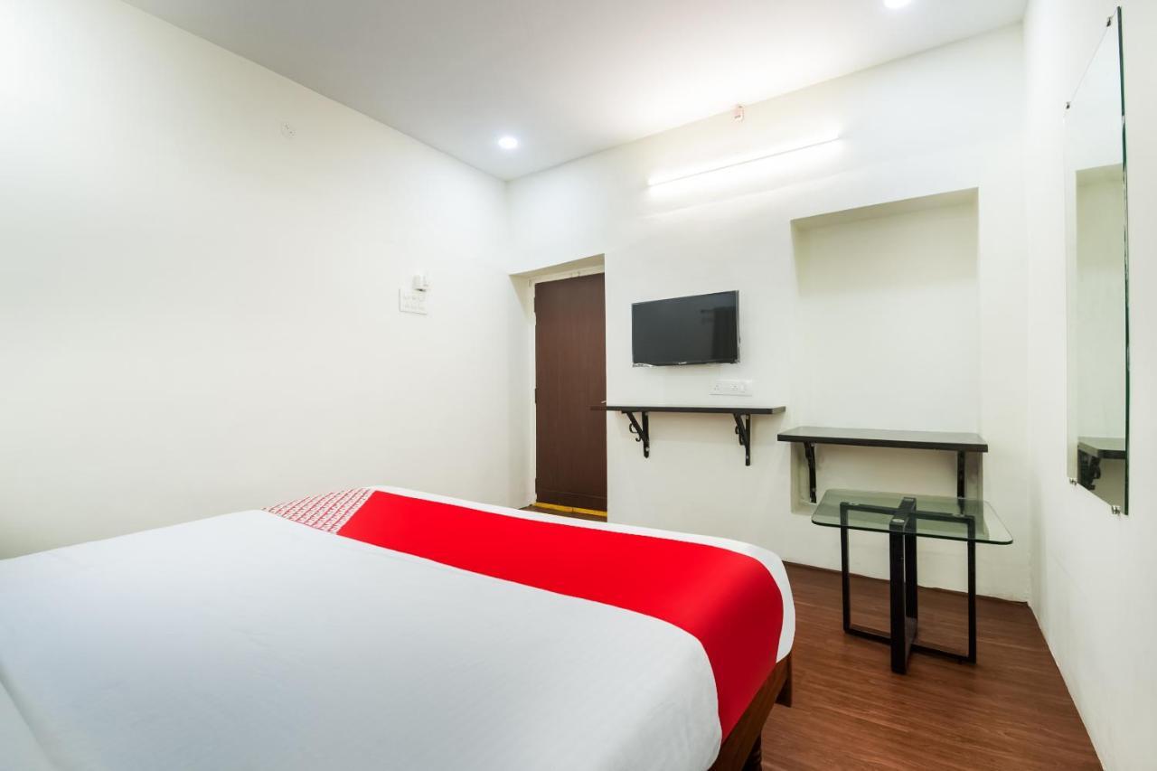 Oyo 76129 Rk Inn Guntur Exterior photo