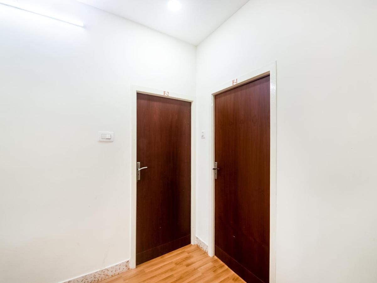Oyo 76129 Rk Inn Guntur Exterior photo