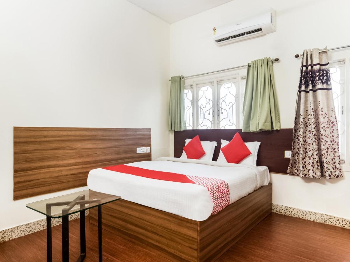 Oyo 76129 Rk Inn Guntur Exterior photo
